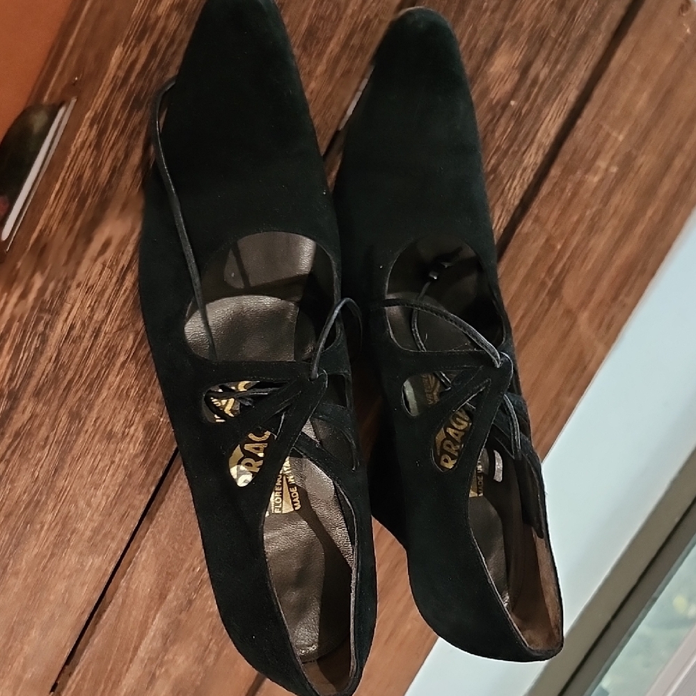 Grace Black Heels Elegant Design